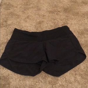 Lulu Lemon Women’s Speed Up Short 2.5” Size 2